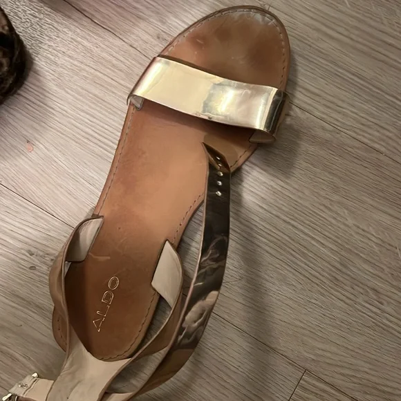 Ross Gold Aldo Sandals - Picture 2 of 2